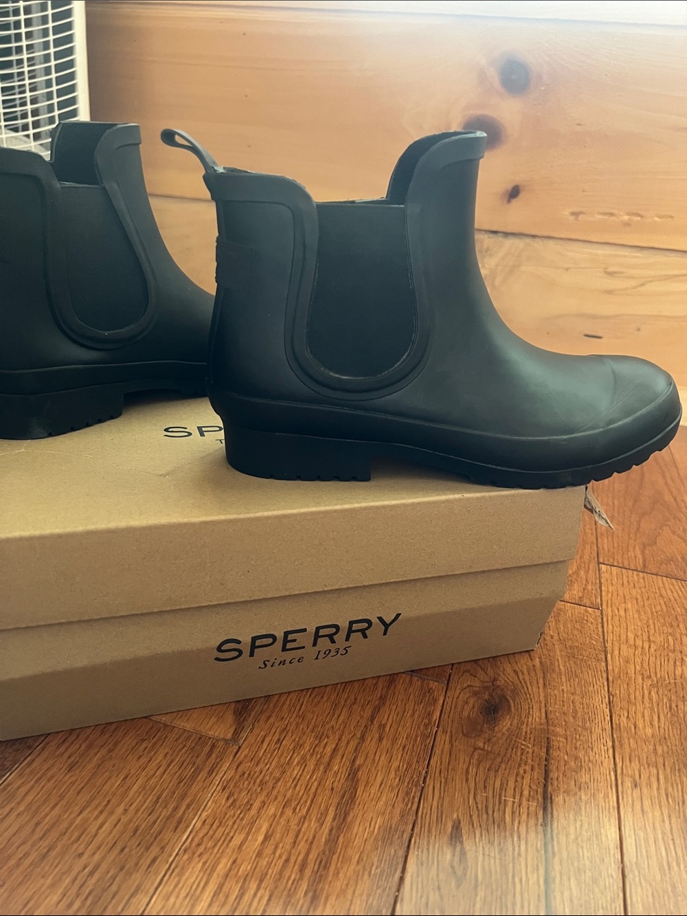 Sperry Women's Black Chelsea Rubber Rain Boots